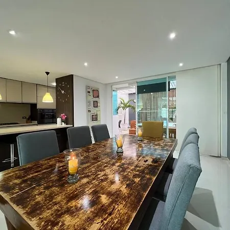 Lujosa Casa Con Jacuzzi Castillogrande Cartagena