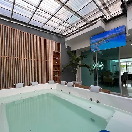 Lujosa Casa Con Jacuzzi Castillogrande 4*